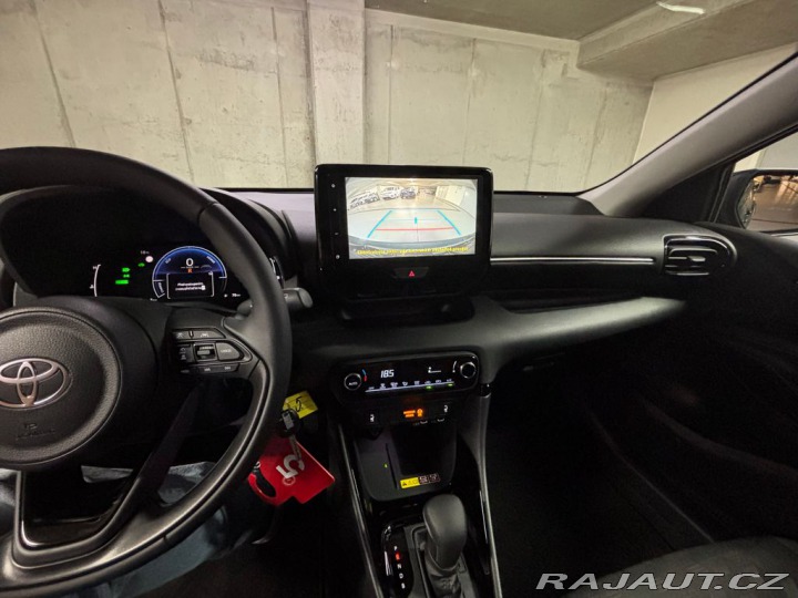 Toyota Yaris 1.5, HEV, e-CVT, STYLE 2025