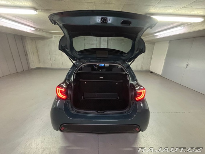 Toyota Yaris 1.5, HEV, e-CVT, STYLE 2025