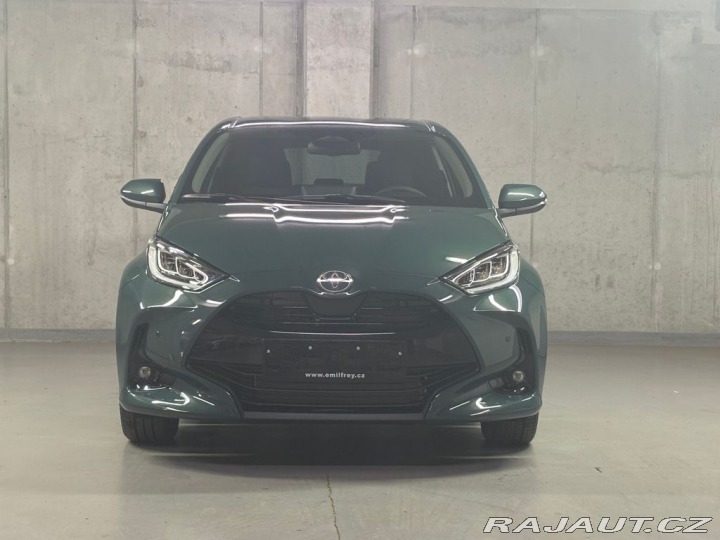 Toyota Yaris 1.5, HEV, e-CVT, STYLE 2025