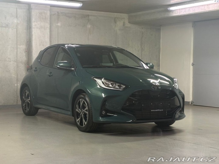 Toyota Yaris 1.5, HEV, e-CVT, STYLE 2025