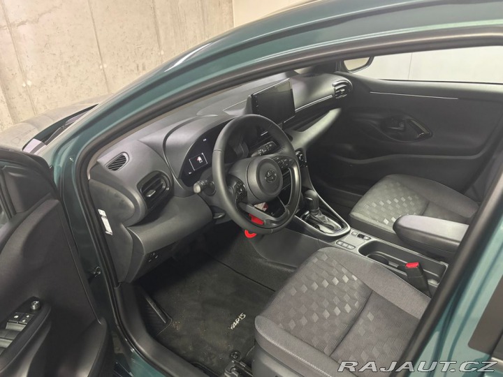 Toyota Yaris 1.5, HEV, e-CVT, STYLE 2025