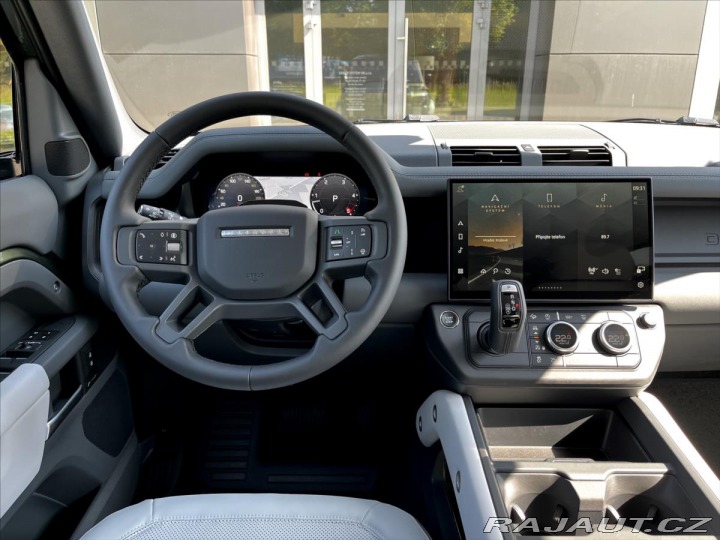 Land Rover Defender 3,0 110 X-Dynamic SE D200 2026