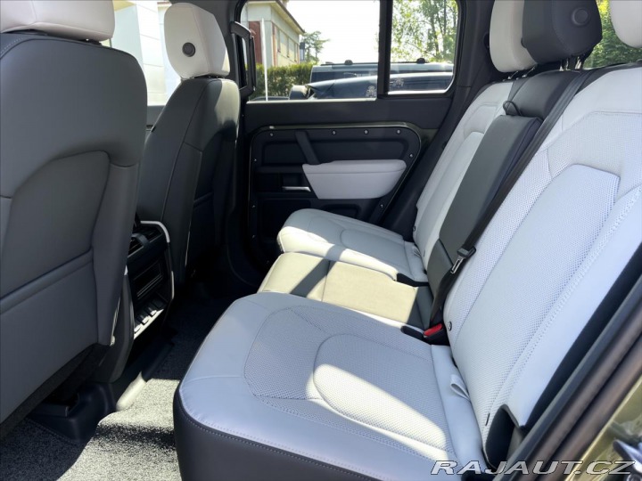 Land Rover Defender 3,0 110 X-Dynamic SE D200 2026