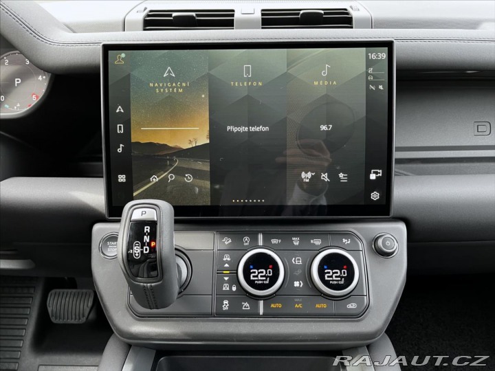 Land Rover Defender 3,0 110 X-Dynamic SE D200 2026