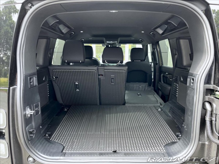 Land Rover Defender 3,0 110 X-Dynamic SE D200 2026