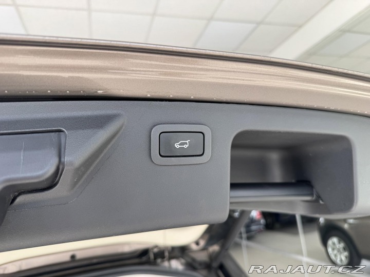 Land Rover Discovery Sport Si4 HSE 177kW*4WD*Kůže*Ka 2016