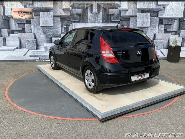 Hyundai i30 1.4i, 80KW 2010