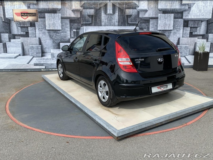 Hyundai i30 1.4i, 80KW 2010