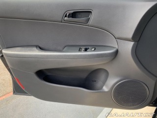 Hyundai i30 1.4i, 80KW 2010