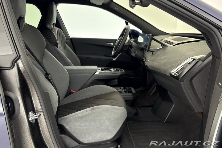 BMW iX xDrive45 2025