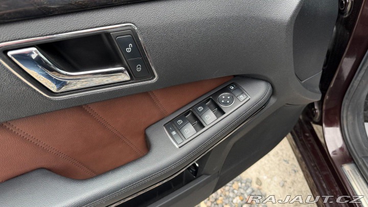 Mercedes-Benz E E 250CDI 150kW REZERVOVAN 2010