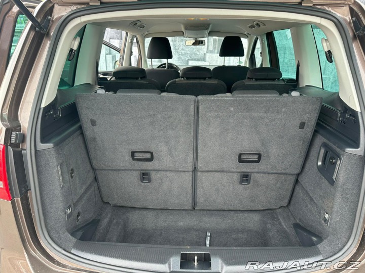 Volkswagen Sharan 2.0TDi, 103KW, 7MÍST, VYH 2012
