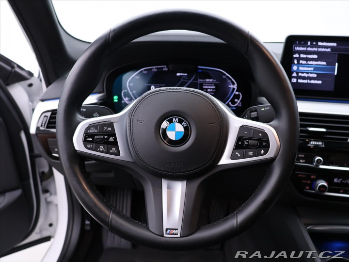 BMW 5 2,0 530e xDrive 135kW CZ 2021