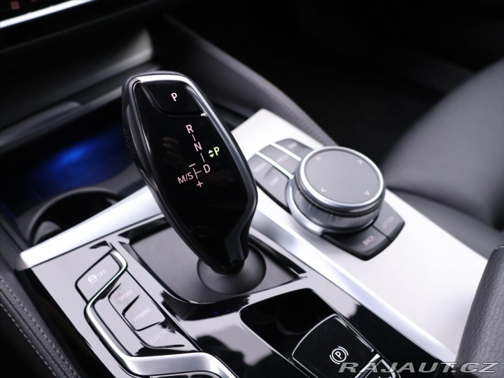 BMW 5 2,0 530e xDrive 135kW CZ 2021