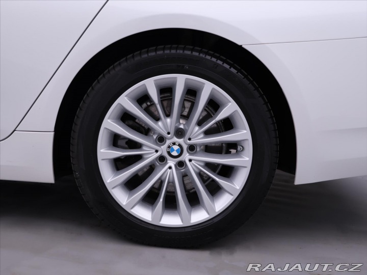 BMW 5 2,0 530e xDrive 135kW CZ 2021