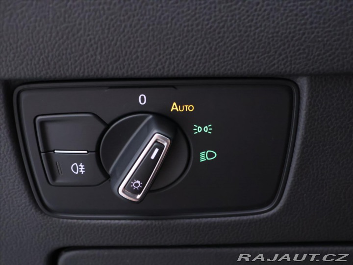 Volkswagen Passat 1,5 TSI 110kW DSG Busines 2024