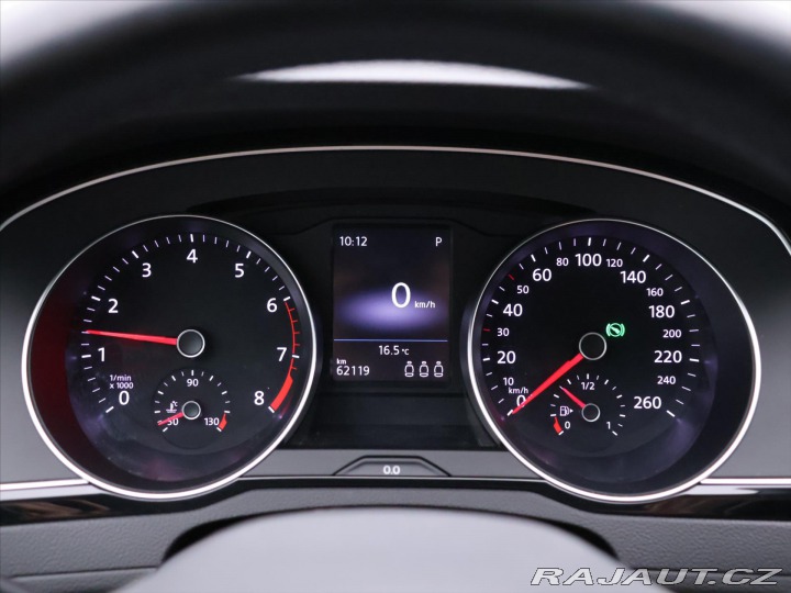 Volkswagen Passat 1,5 TSI 110kW DSG Busines 2024