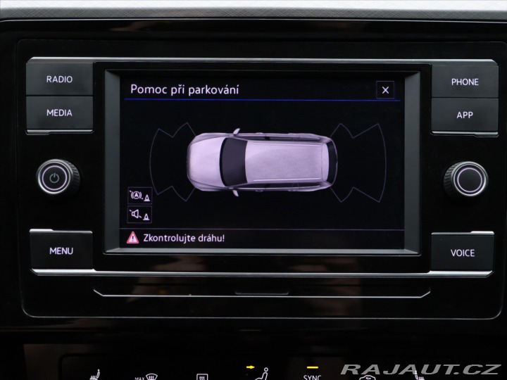 Volkswagen Passat 1,5 TSI 110kW DSG Busines 2024