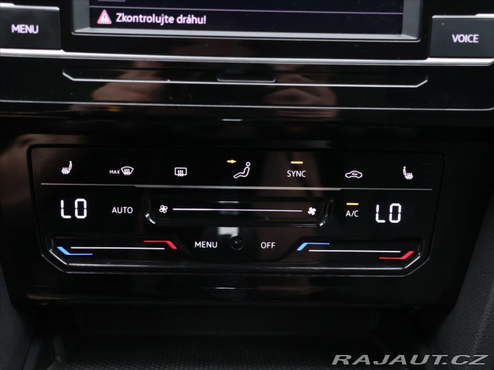 Volkswagen Passat 1,5 TSI 110kW DSG Busines 2024