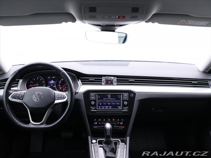 Volkswagen Passat 1,5 TSI 110kW DSG Busines 2024