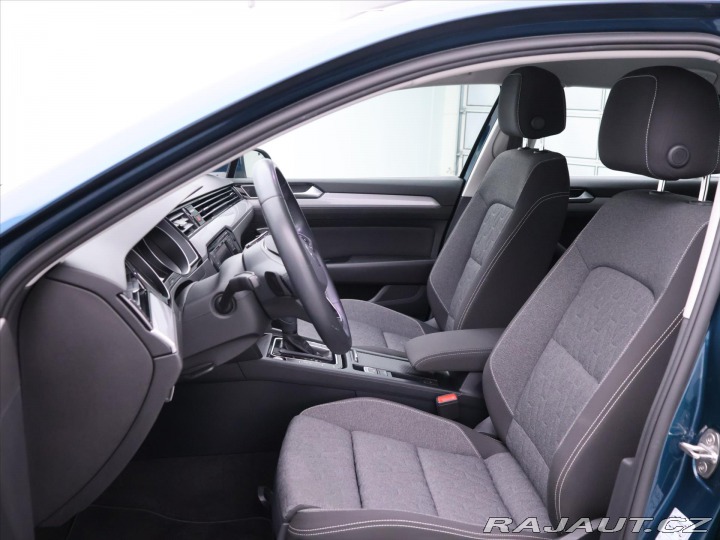 Volkswagen Passat 1,5 TSI 110kW DSG Busines 2023