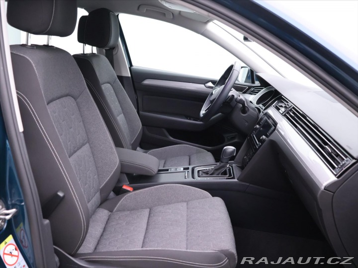 Volkswagen Passat 1,5 TSI 110kW DSG Busines 2023