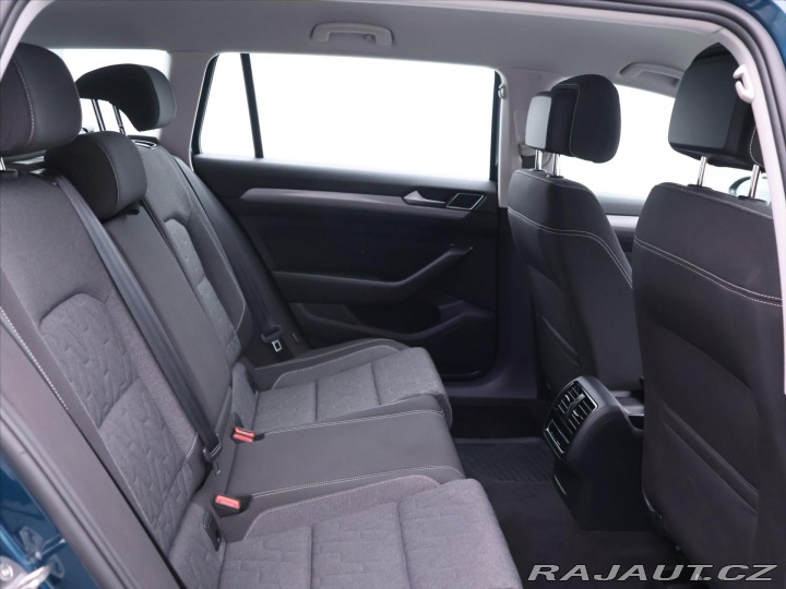 Volkswagen Passat 1,5 TSI 110kW DSG Busines 2023