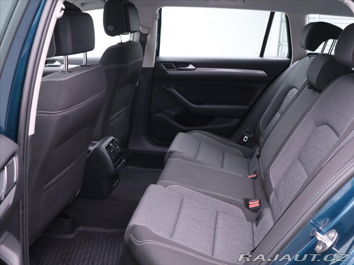 Volkswagen Passat 1,5 TSI 110kW DSG Busines 2023