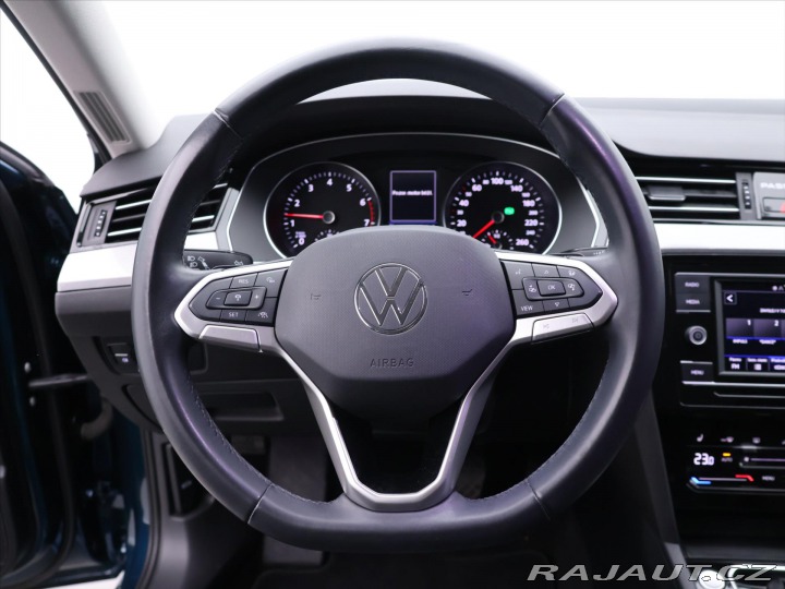 Volkswagen Passat 1,5 TSI 110kW DSG Busines 2023