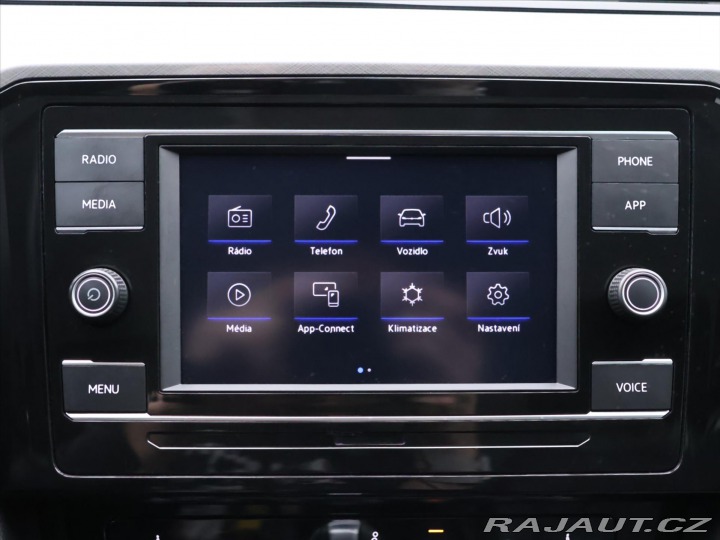 Volkswagen Passat 1,5 TSI 110kW DSG Busines 2023