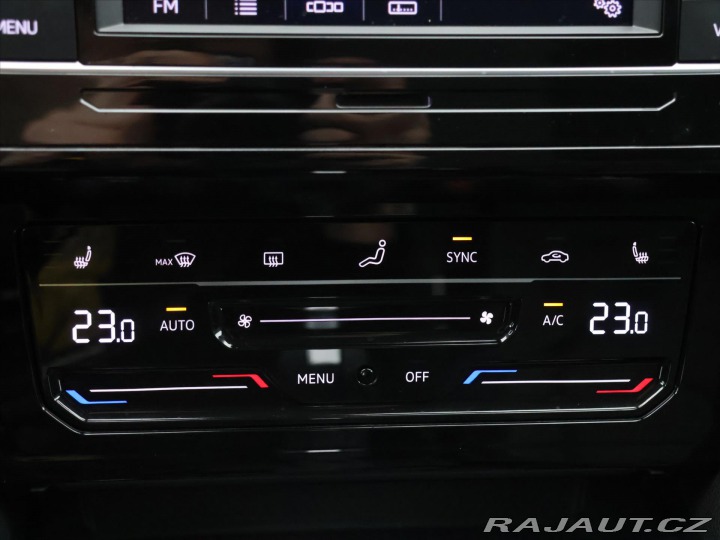 Volkswagen Passat 1,5 TSI 110kW DSG Busines 2023