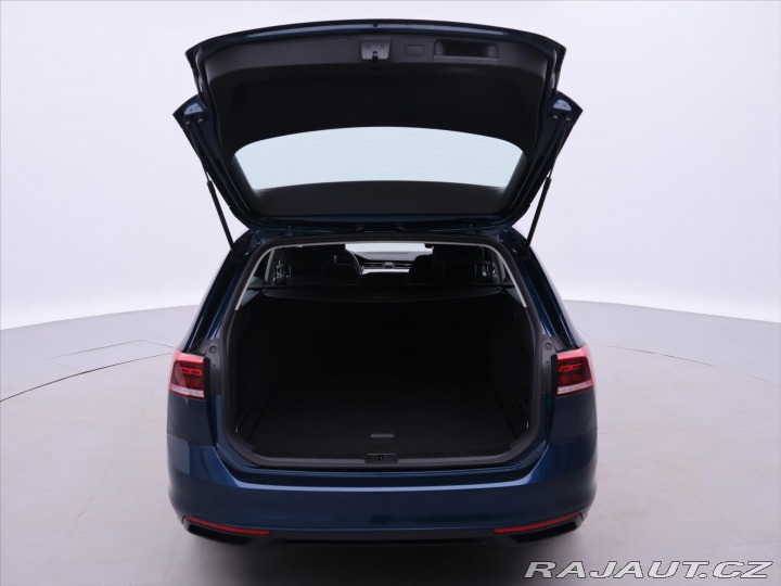 Volkswagen Passat 1,5 TSI 110kW DSG Busines 2023