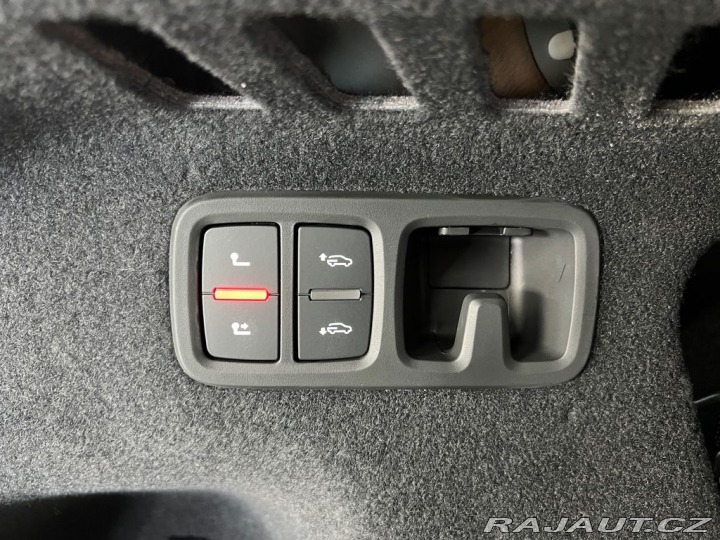 Audi Q8 50TDI QUATTRO S-LINE, VZD 2025