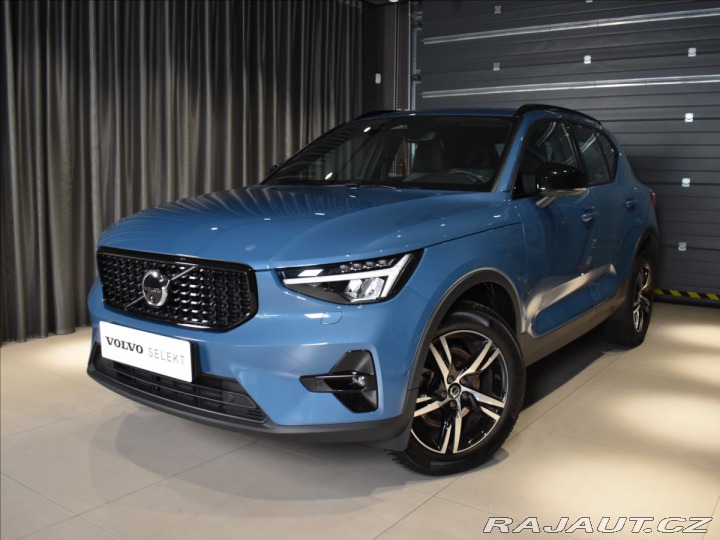 Volvo XC40 2,0 B3 PLUS Adapt,bezklíč 2024