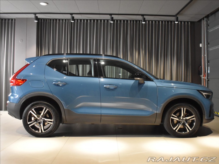 Volvo XC40 2,0 B3 PLUS Adapt,bezklíč 2024