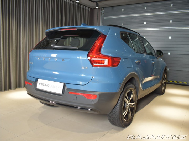 Volvo XC40 2,0 B3 PLUS Adapt,bezklíč 2024