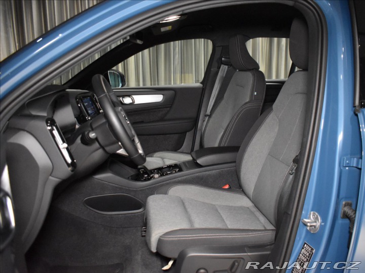 Volvo XC40 2,0 B3 PLUS Adapt,bezklíč 2024