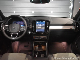 Volvo XC40 2,0 B3 PLUS Adapt,bezklíč 2024