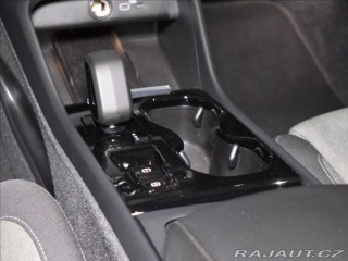 Volvo XC40 2,0 B3 PLUS Adapt,bezklíč 2024