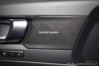 Volvo XC40 2,0 B3 PLUS Adapt,bezklíč 2024