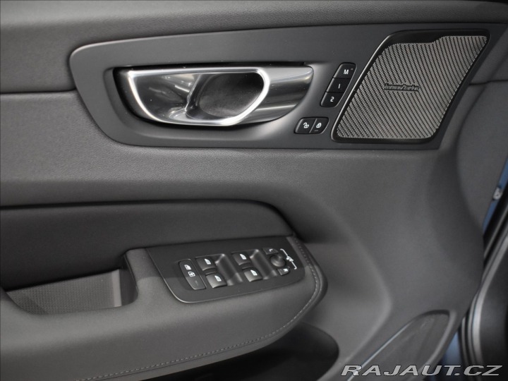 Volvo XC60 2,0 T6  Ultra Dark 2026