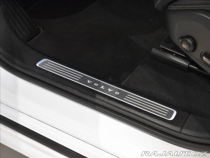 Volvo XC90 2,0 B5  Ultra Bright 2026