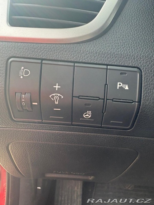 Hyundai i30 1,4 r.v. 2013, najeto 1 2013