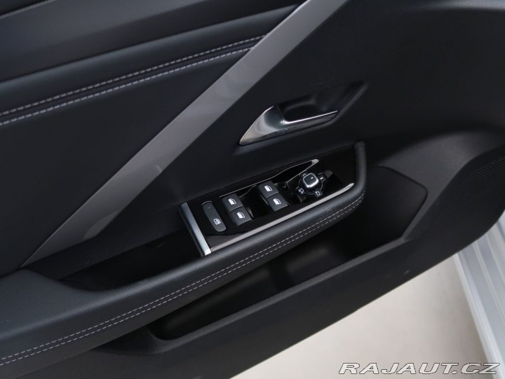 Opel Astra 1.2TURBO,96kW,GS,AT8 2025