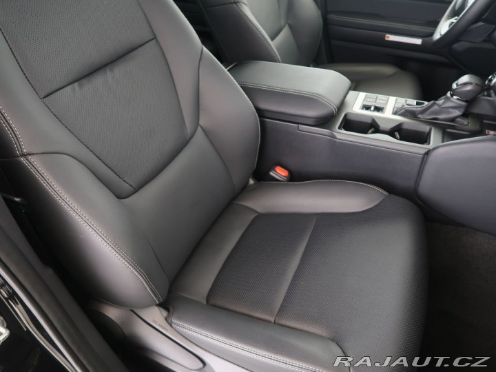 Toyota Land Cruiser 2.8D-4D,CZ,1Maj,4x4,Invin 2025