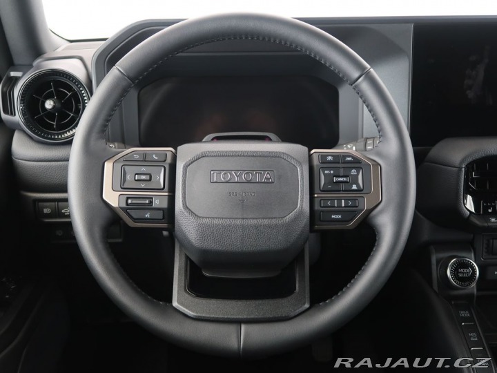 Toyota Land Cruiser 2.8D-4D,CZ,1Maj,4x4,Invin 2025
