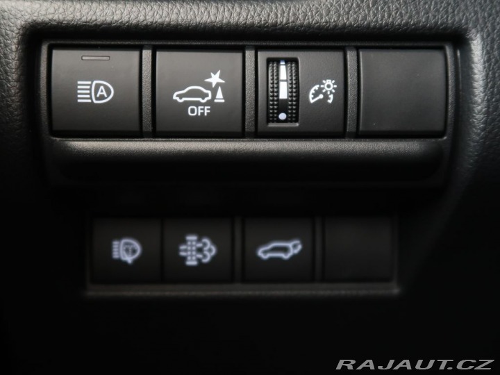 Toyota Land Cruiser 2.8D-4D,CZ,1Maj,4x4,Invin 2025