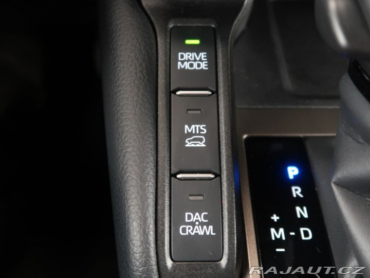 Toyota Land Cruiser 2.8D-4D,CZ,1Maj,4x4,Invin 2025