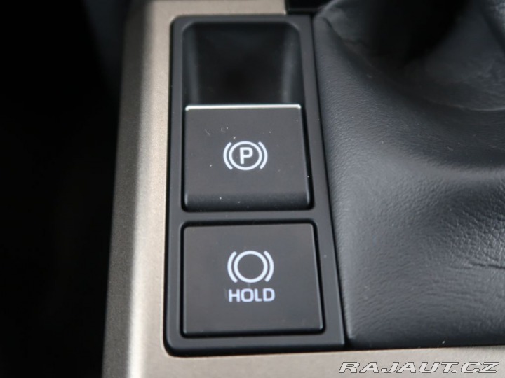 Toyota Land Cruiser 2.8D-4D,CZ,1Maj,4x4,Invin 2025