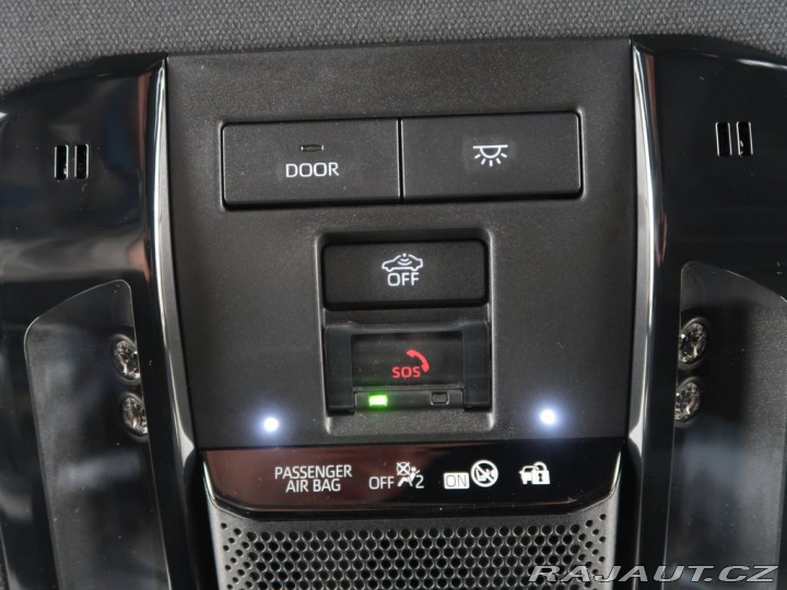 Toyota Land Cruiser 2.8D-4D,CZ,1Maj,4x4,Invin 2025